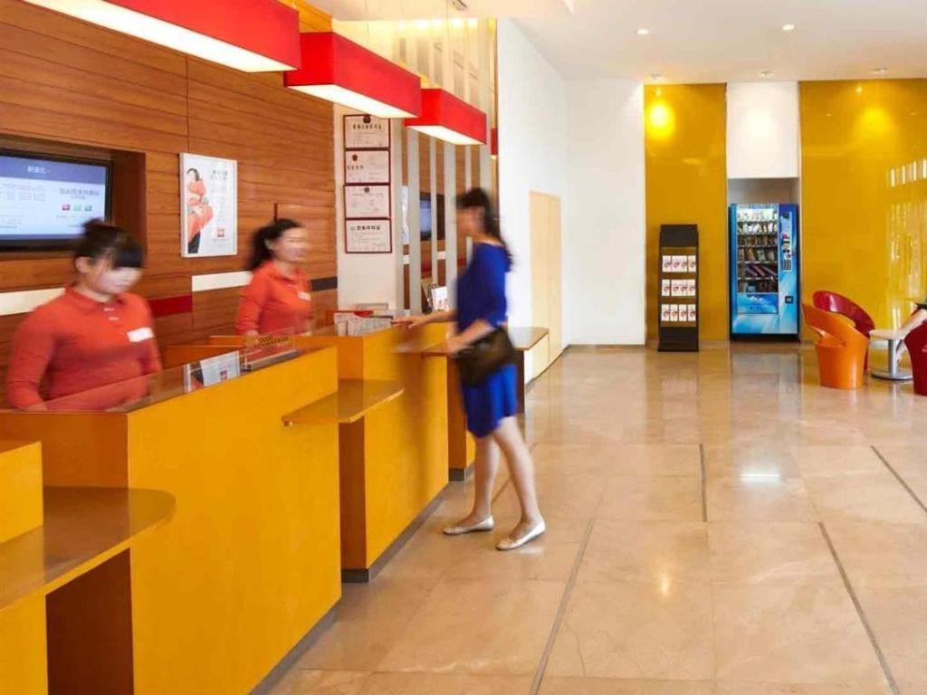 Ibis Styles Wuhan Optics Valley Square Hotel Dış mekan fotoğraf